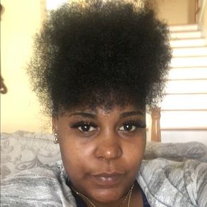 Meet your Posher, Jamila